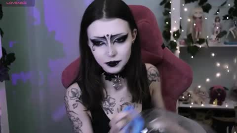 Snapshot of prettybones chatting on 1, 2, 2026 Violet online show from 1, 2, 2026