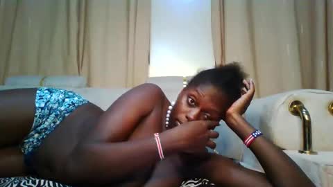 prettydulce online show from 30, 10, 2025