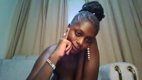 prettydulce online show from 24, 11, 2025