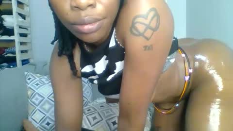 PrettyEla online show from 25, 11, 2025