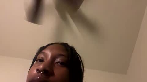 prettyfacefemale online show from 13, 10, 2025