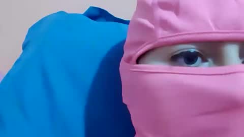 PrettyFeet online show from 22, 12, 2025