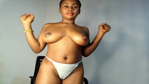Snapshot of prettylove5 chatting on 31, 5, 2026 evelyn online show from 31, 5, 2026