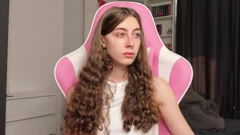 Snapshot of prettysomething chatting on 22, 6, 2026 Sophie next stream will be at Monday i will wait you guys online show from 22, 6, 2026