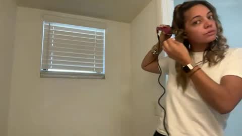 Snapshot of prettyyykittyyy22 chatting on 13, 2, 2026 prettyyykittyyy22 online show from 13, 2, 2026