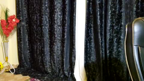 Snapshot of priceless_sexy chatting on 5, 3, 2025 priceless_sexy online show from 5, 3, 2025