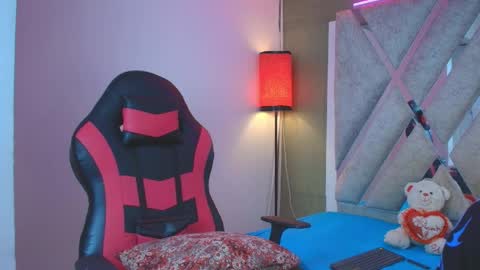 Snapshot of prince_arthur77 chatting on 19, 4, 2026 prince_arthur77 online show from 19, 4, 2026