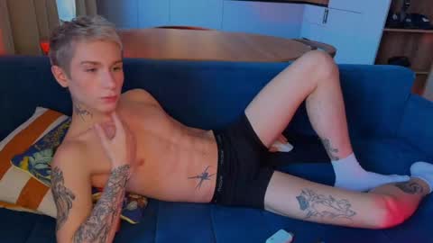 HUNTER LEO KEVIN online show from 17, 4, 2026