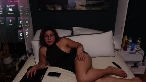 Snapshot of princesa_ari chatting on 2, 11, 2025 Princesa Ari online show from 2, 11, 2025