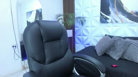 Snapshot of priscila_cooper chatting on 22, 10, 2025 Priscila online show from 22, 10, 2025