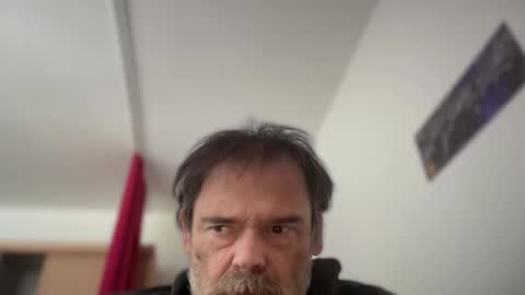 Snapshot of psychoted chatting on 16, 11, 2025 Basti or Baaaaasti online show from 16, 11, 2025