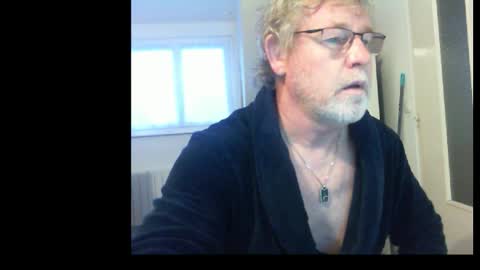 Snapshot of ptitrouquin chatting on 16, 12, 2025 ptitrouquin online show from 16, 12, 2025