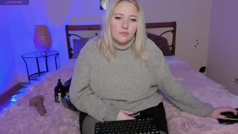 Snapshot of puffybun chatting on 4, 2, 2025 puffybun online show from 4, 2, 2025