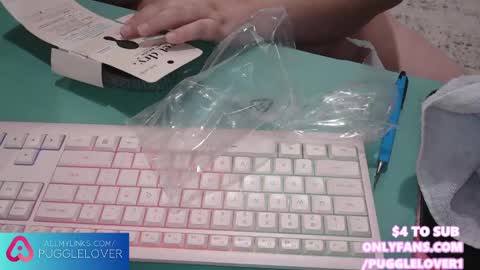 Puggie -  online show from 26, 2, 2025