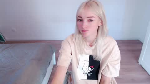 Polly online show from 5, 8, 2026