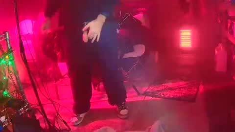 punkrunr083 online show from 13, 2, 2025