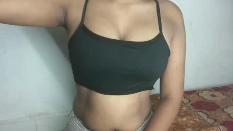 Snapshot of pureelove chatting on 17, 5, 2026 Your love online show from 17, 5, 2026