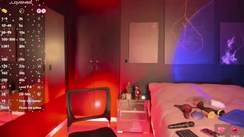 Laura  online show from 6, 11, 2025