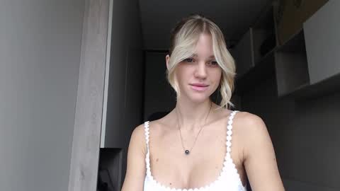 Milana online show from 4, 12, 2025