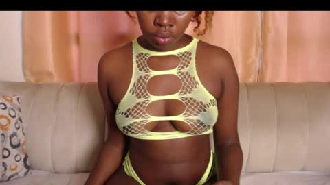 Snapshot of quaine_ryleighn chatting on 7, 5, 2026 RYLEIGHN online show from 7, 5, 2026