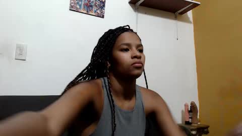 queeen_bee1 online show from 3, 1, 2025