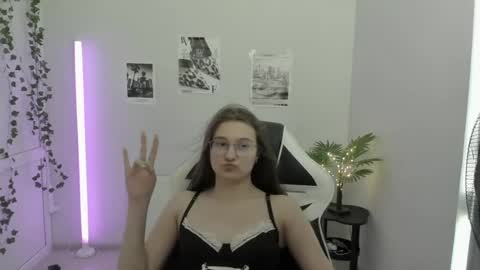 Snapshot of queen_amelie chatting on 30, 6, 2026 Amelie online show from 30, 6, 2026