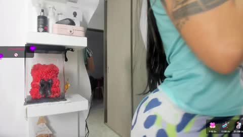 Snapshot of queen_antonella_oficial chatting on 20, 2, 2025 QUEEN ANTONELLA online show from 20, 2, 2025