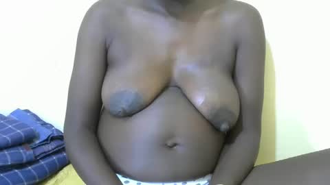 Snapshot of queen_berry1 chatting on 23, 2, 2025 queen_berry1 online show from 23, 2, 2025