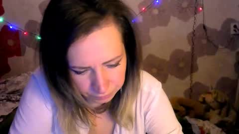 Snapshot of queen_daenerys chatting on 9, 10, 2025 Queen Daenerys online show from 9, 10, 2025