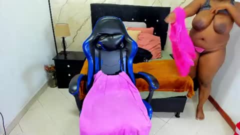Snapshot of queen_ebony_69 chatting on 16, 7, 2026 Queen online show from 16, 7, 2026