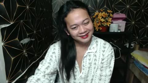 queen_ennah online show from 2, 12, 2024