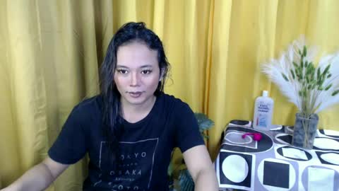 Snapshot of queen_ennah chatting on 19, 6, 2026 queen_ennah online show from 19, 6, 2026