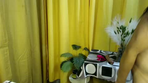 Snapshot of queen_ennah chatting on 28, 6, 2026 queen_ennah online show from 28, 6, 2026