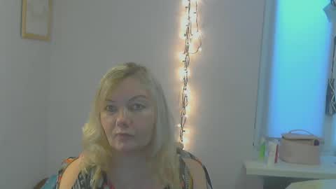 queen_jane8 online show from 1, 3, 2025