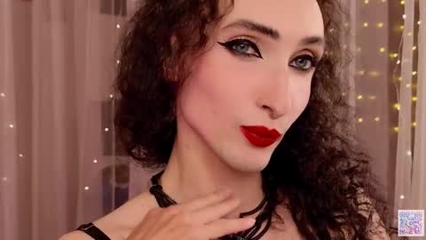 Snapshot of queen_of_tease chatting on 3, 10, 2025 queen_of_tease online show from 3, 10, 2025