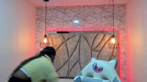   online show from 22, 2, 2025