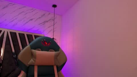   online show from 18, 9, 2025