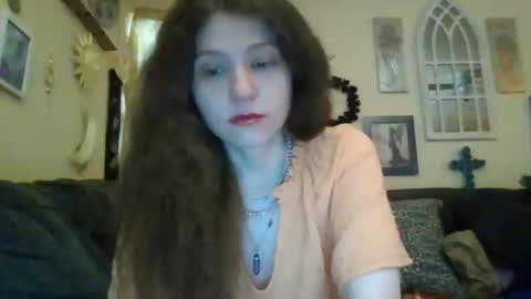 Snapshot of queencrimsonlvx chatting on 23, 4, 2026 queencrimsonlvx online show from 23, 4, 2026