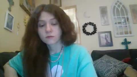 Snapshot of queencrimsonlvx chatting on 30, 4, 2026 queencrimsonlvx online show from 30, 4, 2026
