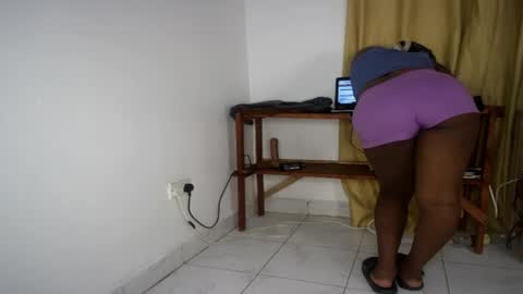 Nina online show from 12, 4, 2026