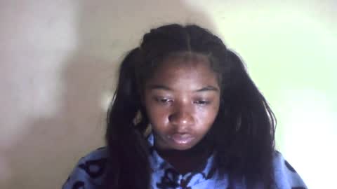 queennaya online show from 30, 7, 2026
