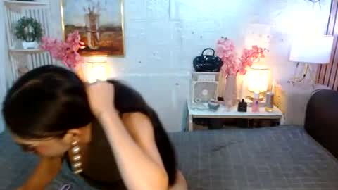 queennira online show from 21, 7, 2026