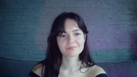 Snapshot of queenofmodels chatting on 14, 11, 2025 QueenOfModels online show from 14, 11, 2025