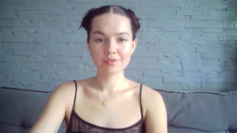 Snapshot of queenofmodels chatting on 16, 11, 2025 QueenOfModels online show from 16, 11, 2025