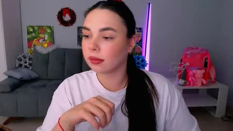 Snapshot of queenofthesense chatting on 20, 12, 2025 Patricia online show from 20, 12, 2025