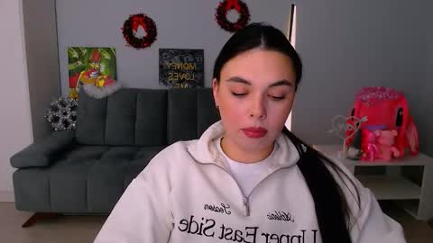 Snapshot of queenofthesense chatting on 21, 12, 2025 Patricia online show from 21, 12, 2025