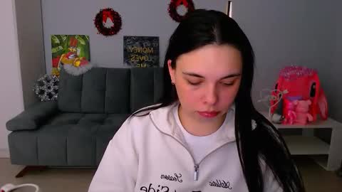 Snapshot of queenofthesense chatting on 22, 12, 2025 Patricia online show from 22, 12, 2025