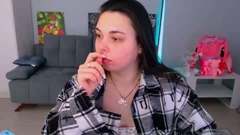 Snapshot of queenofthesense chatting on 4, 2, 2026 Patricia online show from 4, 2, 2026