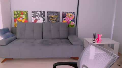 Snapshot of queenofthesense chatting on 1, 3, 2026 Patricia online show from 1, 3, 2026