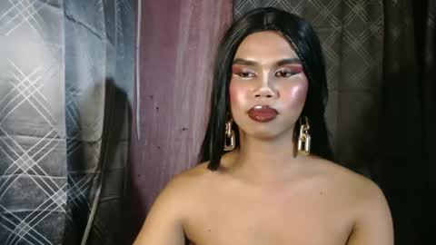 queenpinayebony_xx online show from 14, 5, 2026